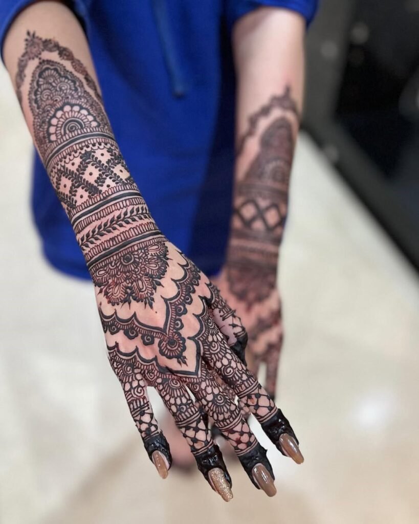 classic front hand simple mehndi design