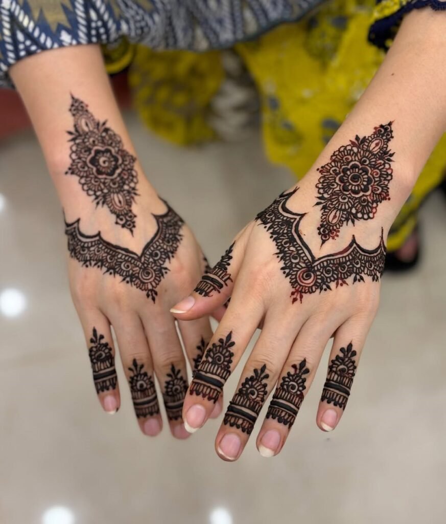 classic simple mehndi design