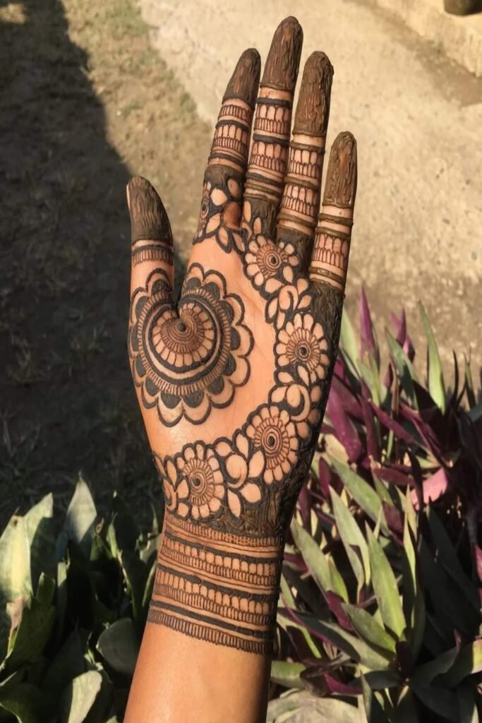 henna design on hand
