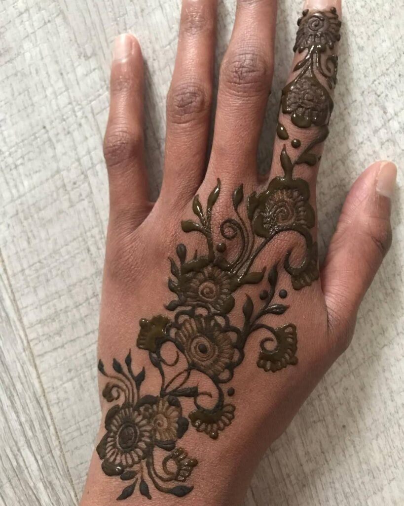 latest floral mehndi designs for childrens