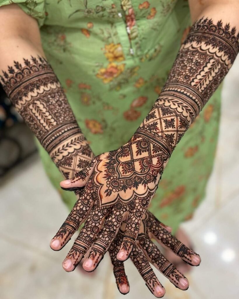 minimal arabic mehndi designs on hands