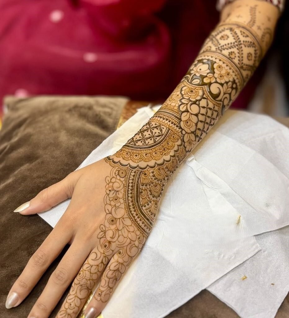 minimal floral simple mehndi design