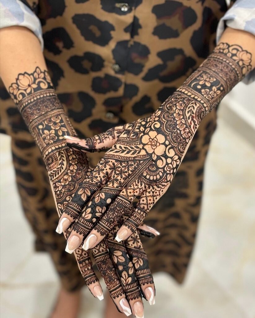 minimal henna design on hand design mehndi