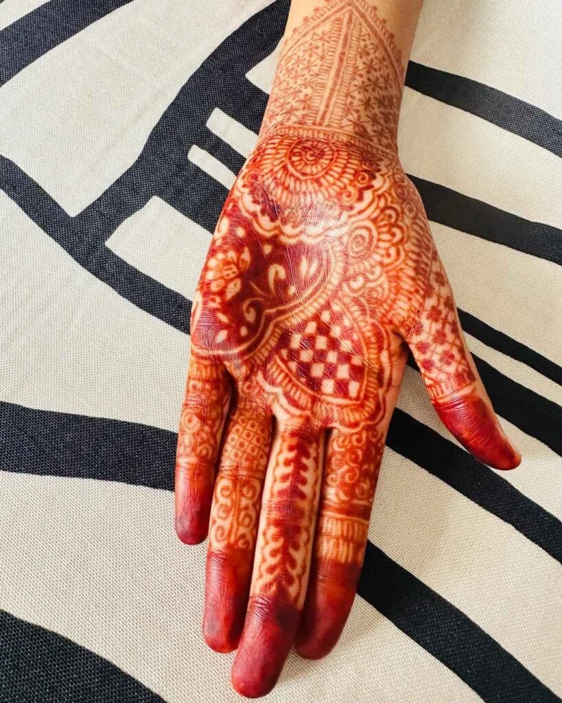 minimal injection mehndi designs for kids