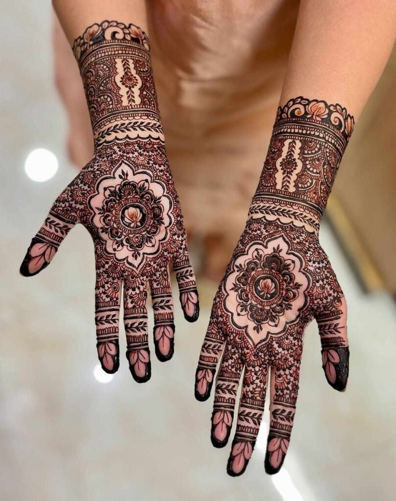 modern black front hand simple mehndi design