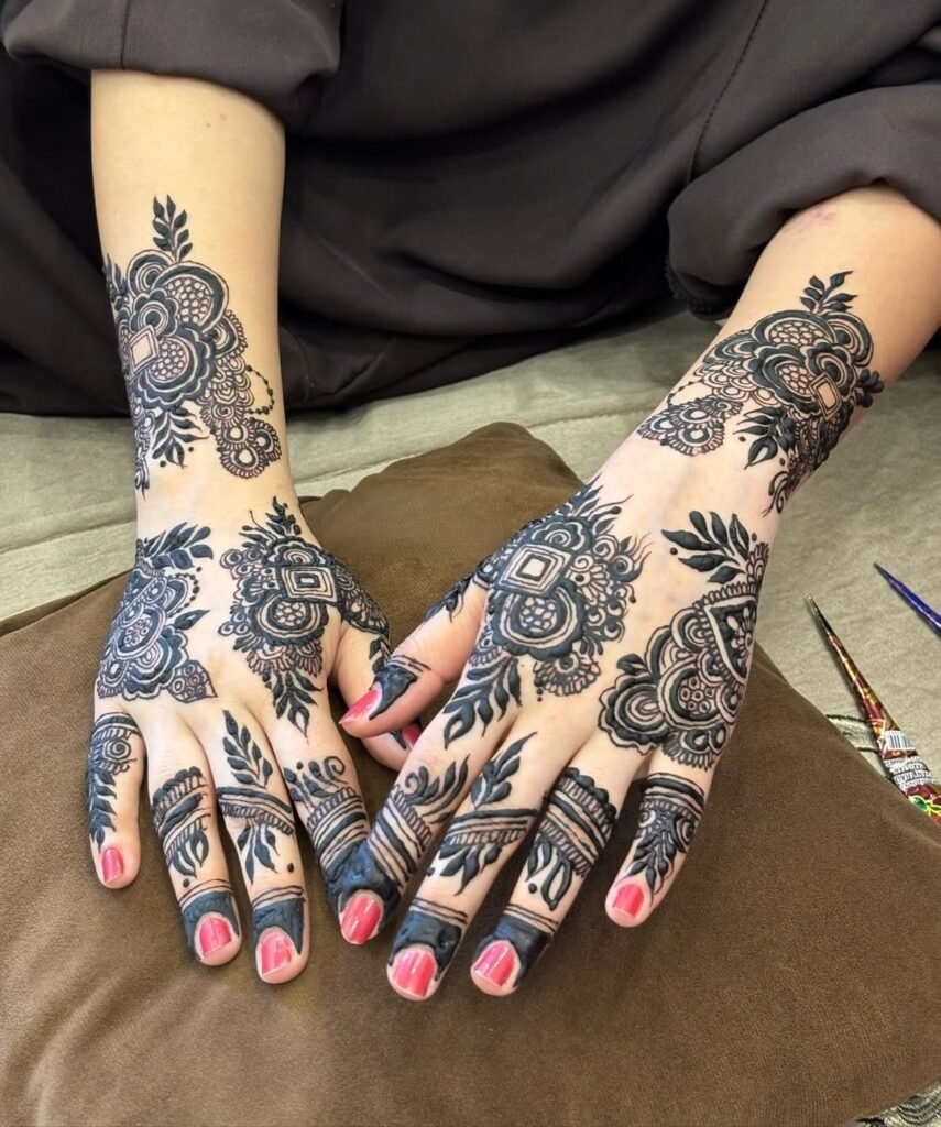 modern mehndi designs on hands