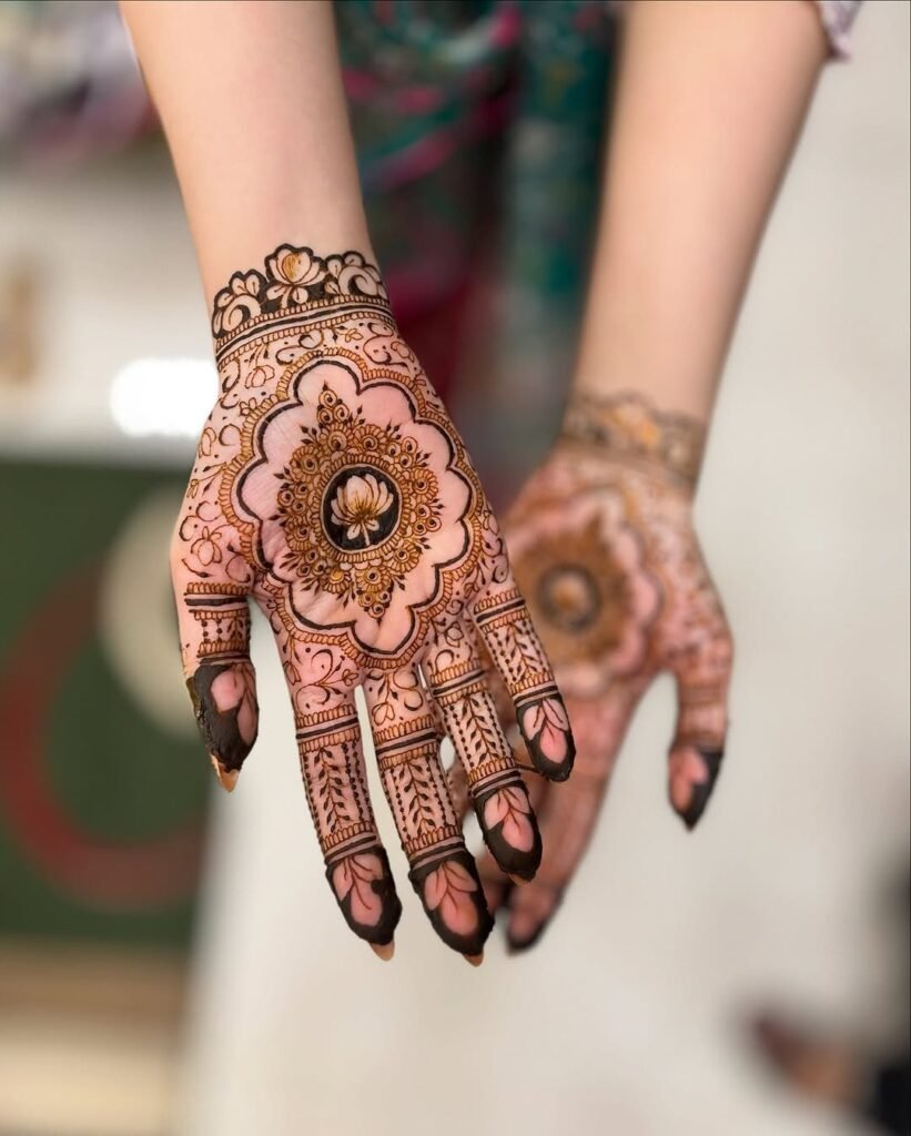 modern simple front hand simple mehndi design