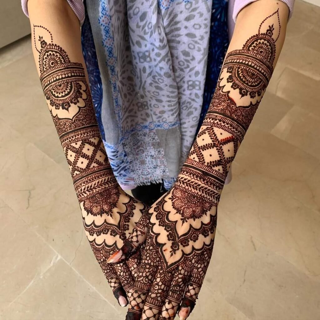 stylish injection mehndi designs on hands