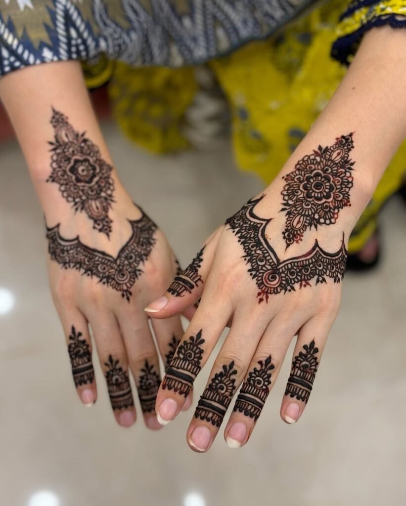 traditional henna mehndi design
