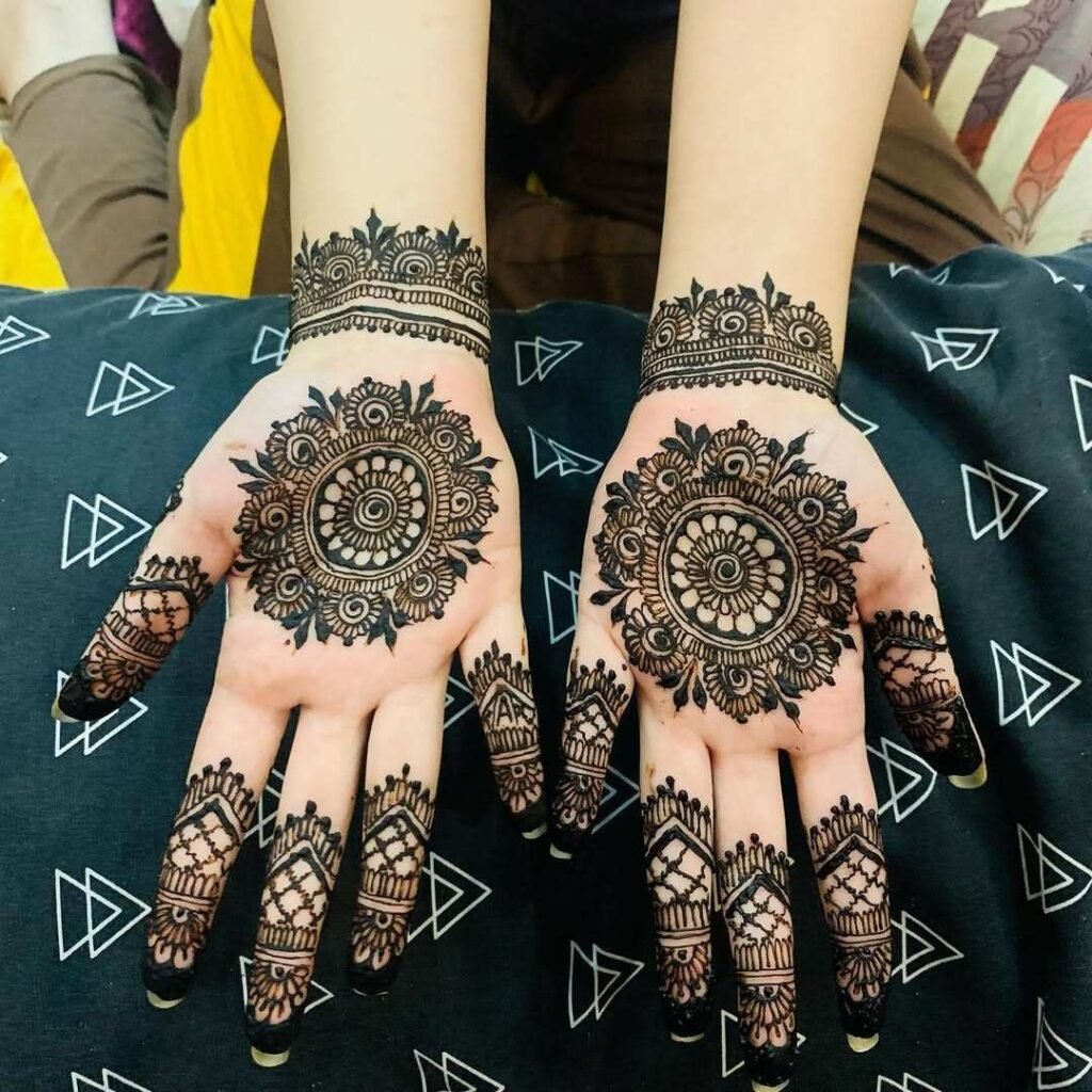 trending pakistani front hand simple mehndi design