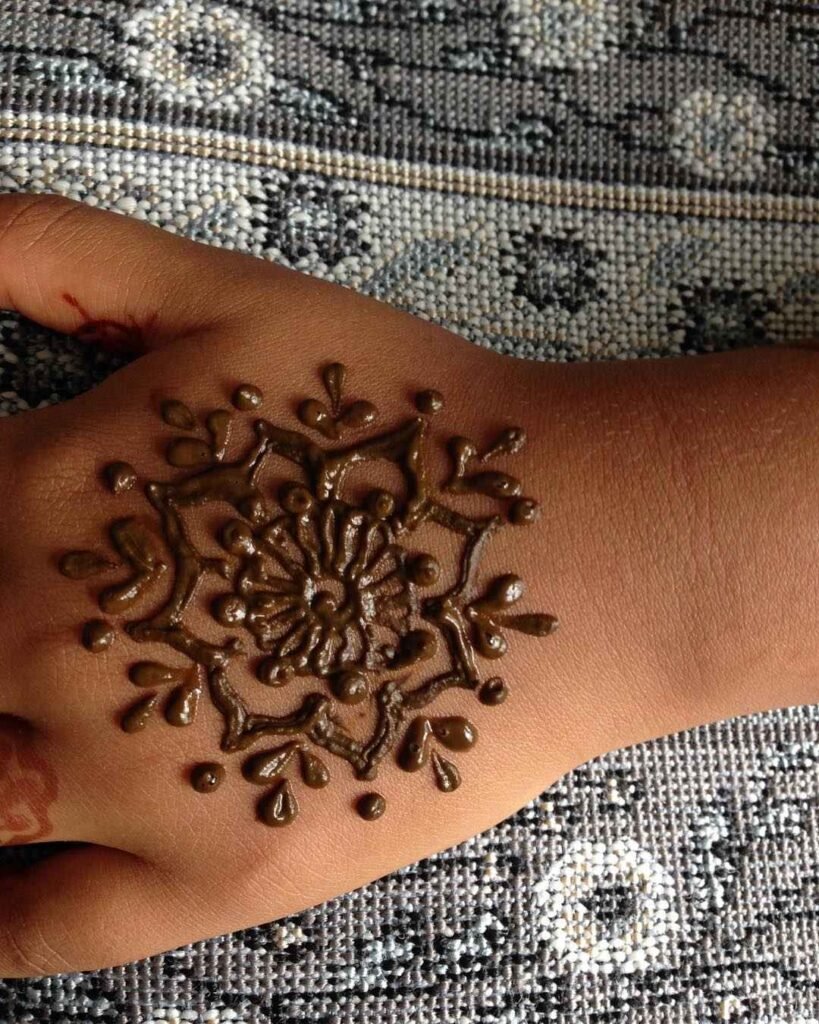 minimal black mehndi designs for childrens