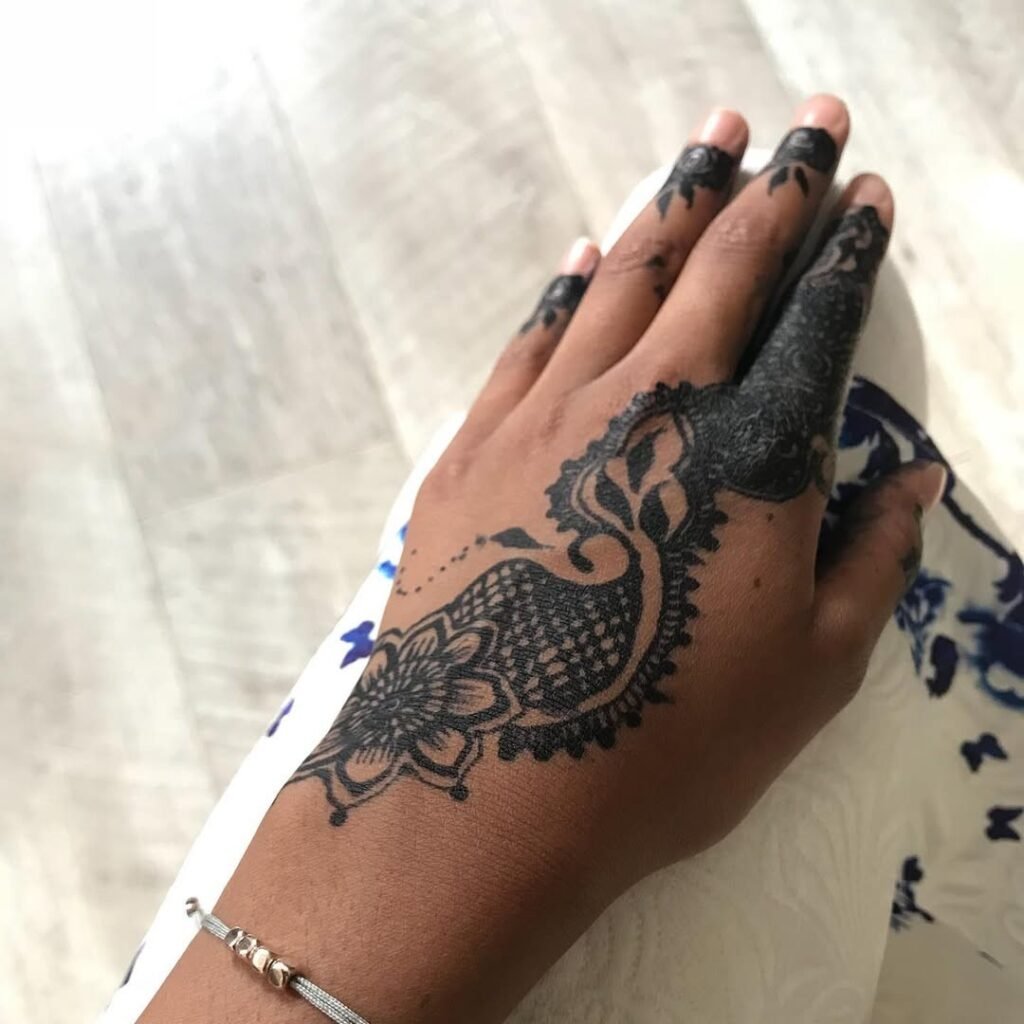 stylish black mehndi designs for childrens