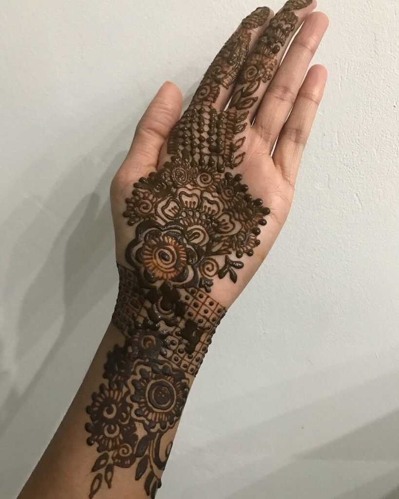 stylish henna mehndi designs for childrens